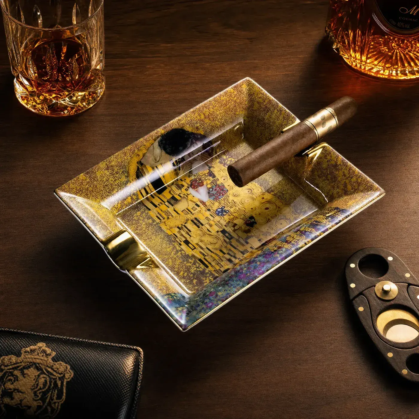 Rectangular ceramic cigar ashtray with decorative gilt artwork for gift programmes